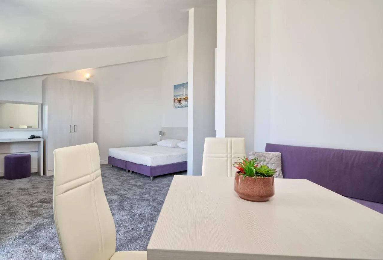Hotel Aqua - Guest Rooms & Suites Kaštela 3*,  Chorvatsko